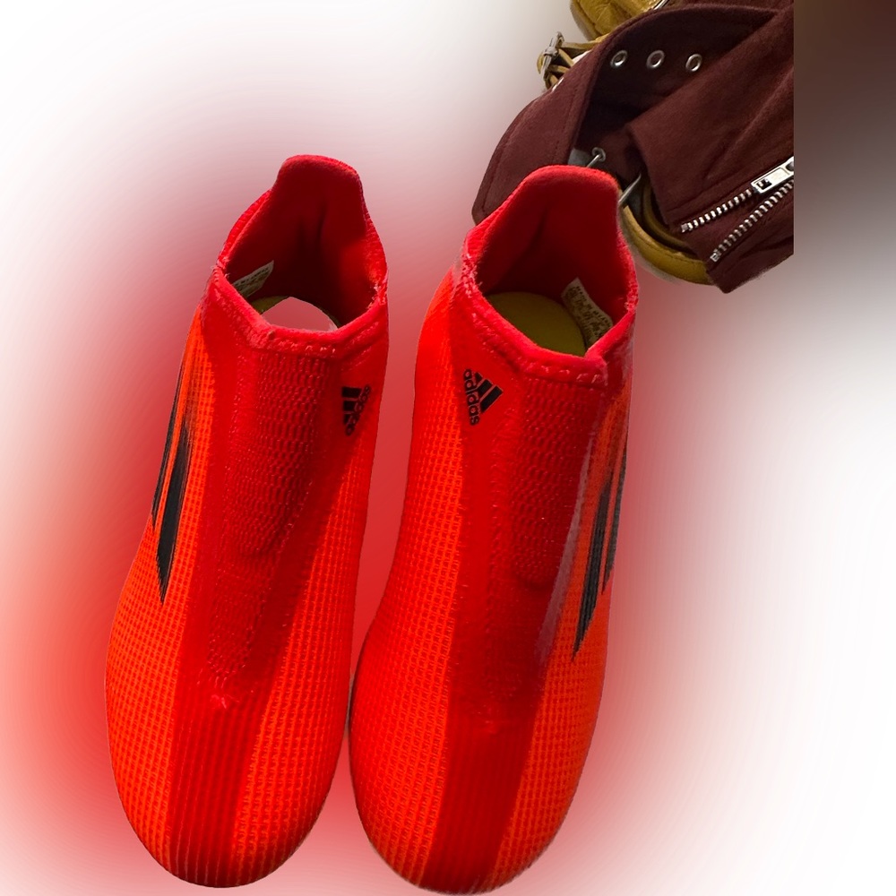 Kids soccer shoes
